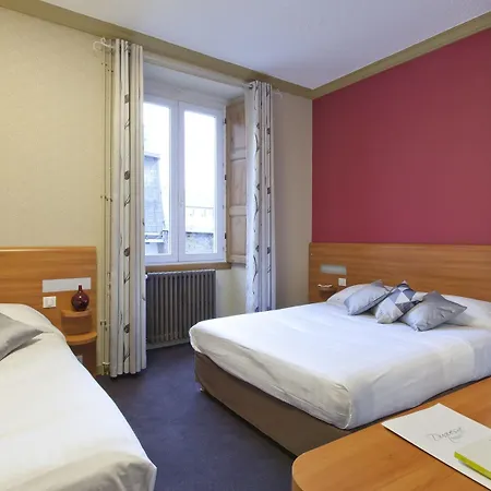 Hotel Logis Duquesne 2*
