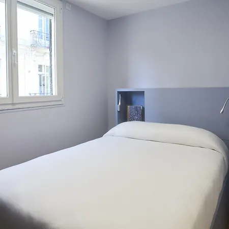 Hotel Logis Duquesne 2*
